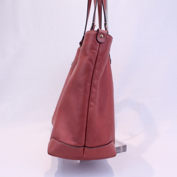 *SOLD* Gucci Leather Craft Tote with Pouch - Picture 3 of 8